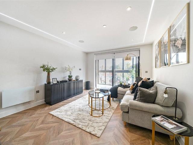 Firgrove Road, Farnborough, Hampshire GU14, 1 bed flat to rent, £1,375 pcm | PrimeLocation