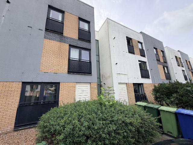 Firpark Close, Glasgow G31, 2 bed flat to rent, £1,200 pcm | PrimeLocation
