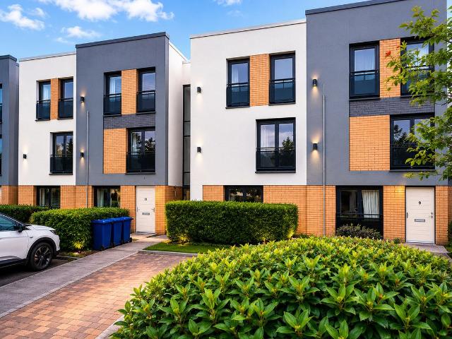 Firpark Close, Glasgow G31, 2 bed flat to rent, £1,200 pcm | PrimeLocation