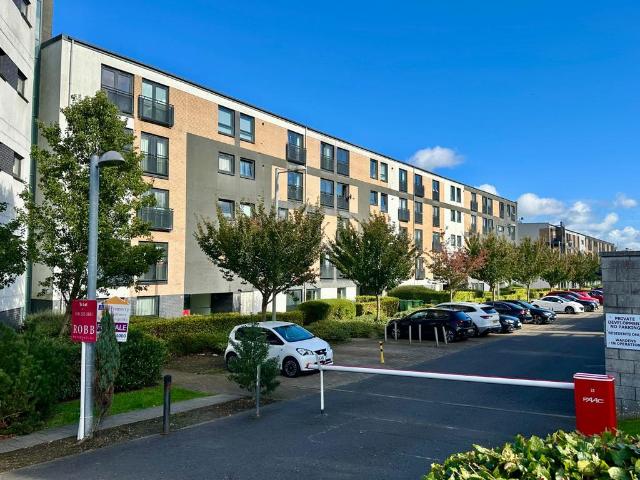 Firpark Court, Dennistoun, Glasgow, G31 2 bed flat to rent £1,295 pcm £299 pw