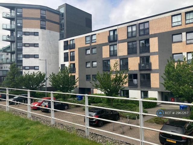 Firpark Court, Glasgow, G31 3 bed flat to rent £2,150 pcm £496 pw