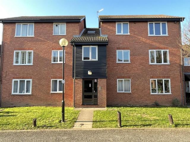 Firs Close, Mitcham CR4, 1 bed flat to rent, £1,350 pcm | PrimeLocation