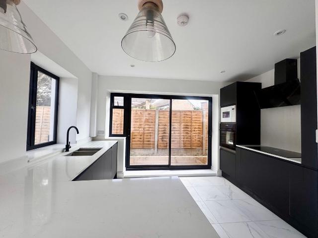 Firs Lane, London N21, 3 bed property to rent, £3,300 pcm | PrimeLocation