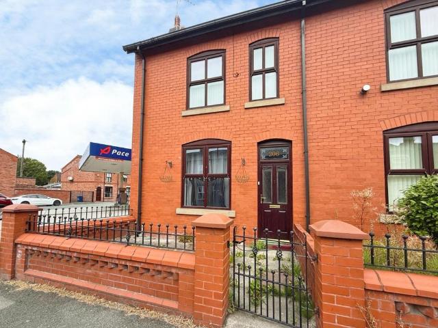 Firs Lane, Leigh 2 bed terraced house to rent £850 pcm £196 pw