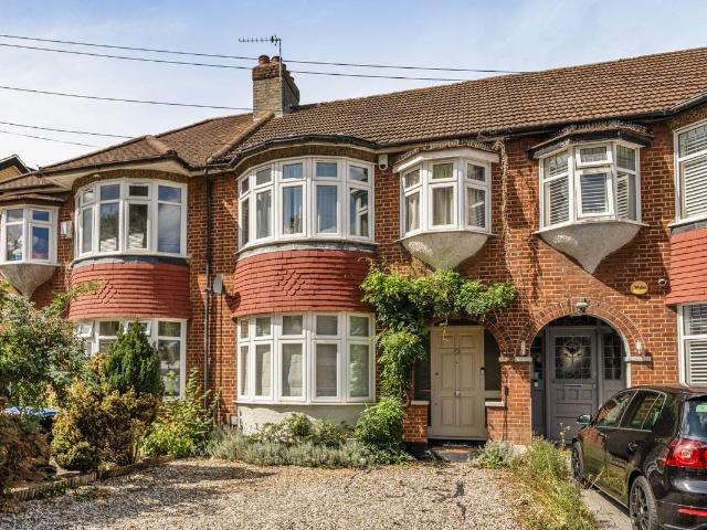 Firs Lane, Palmers Green, London N13, 3 bed detached house to rent, £2,500 pcm | PrimeLocation