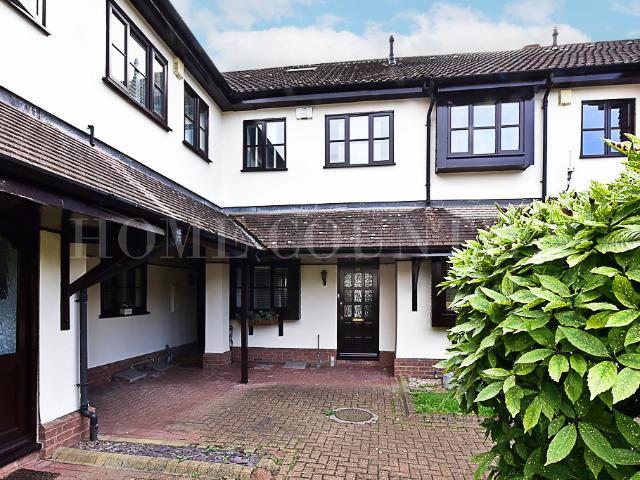 Firs Wood Close Potters Bar Hertfordshire