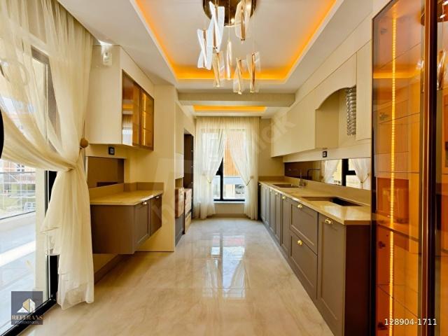 FIRSAT 4 BLOKLU SİTE İÇİNDE ŞIK TASARM ULTRA LÜX TERS BALKON 3+1