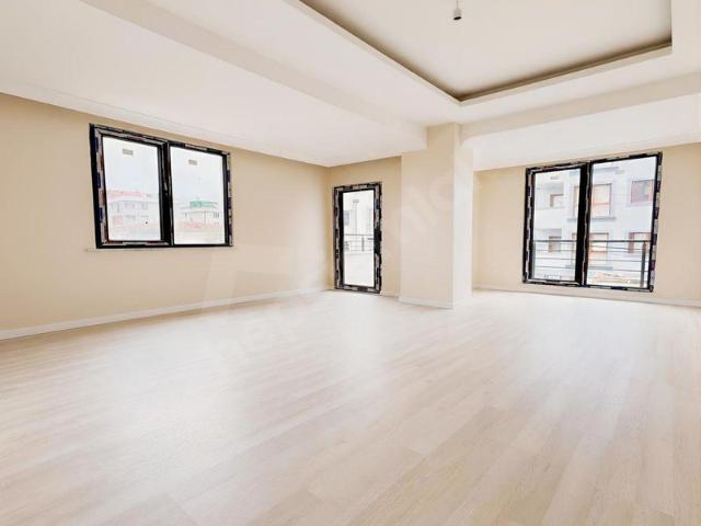 FIRSAT!EVİM SİSTEMLİ!KURTKÖYE KOMŞU 92M ÇİFT BALKONLU ARA KAT