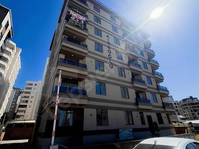 Karaköprü Güzelşehirde acil Satılık 2+1 Ara Kat Daire