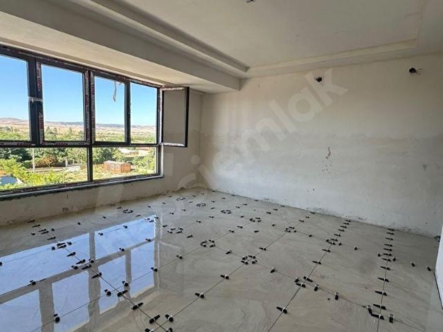 FIRSAT ZİNCİRLİKUYU DA SİTE İÇİ ÖNÜ AÇIK ÖZEL GARAJLI 2+1 ABS120