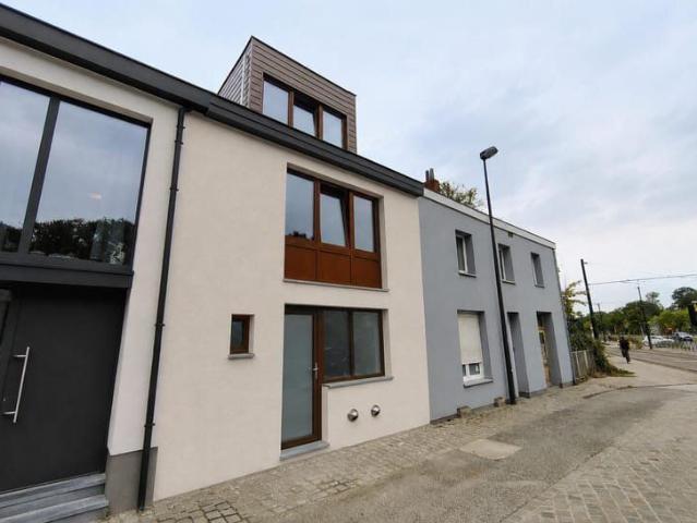 First time occupancy! Next to Stockel underground