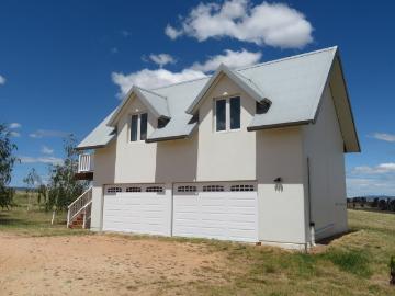FIRST TIME OFFERED FOR RENT LUXURY EXECUTIVE STUDIO WITH PANORAMIC VIEWS FOR SHORT TERM TENANCY!