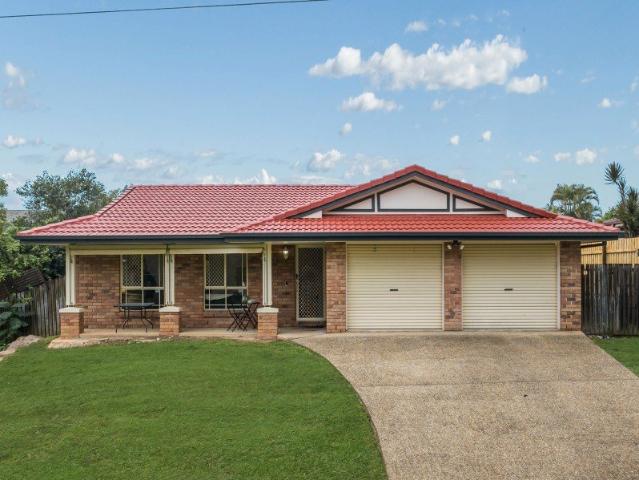 First Time Offered in 28 Years,Elevated Family Home with Outstanding RV, Boat & Vehicle Accommodation on 704m²