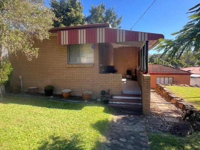 First Time Offered in 4 Generations 25m Wide Frontage in a Tightly Held Pocket