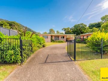 First Time Offered in Over 50 Years | Timeless Charm on a Massive 857m² Block