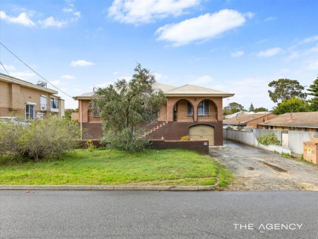 SOLD AS IS * Next Viewing Sat Aug 22nd 9amNO PRIOR VIEWINGS!