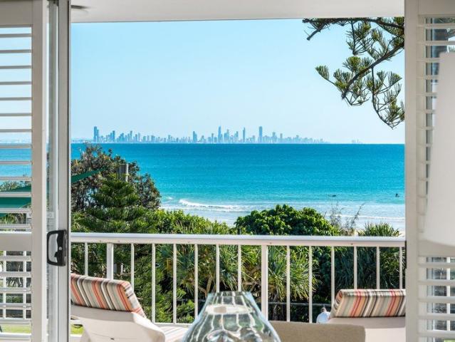 FIRST TIME OFFERED SINCE NEW | COVETED CENTRE POSITION WITH ICONIC RAINBOW BAY VIEWS