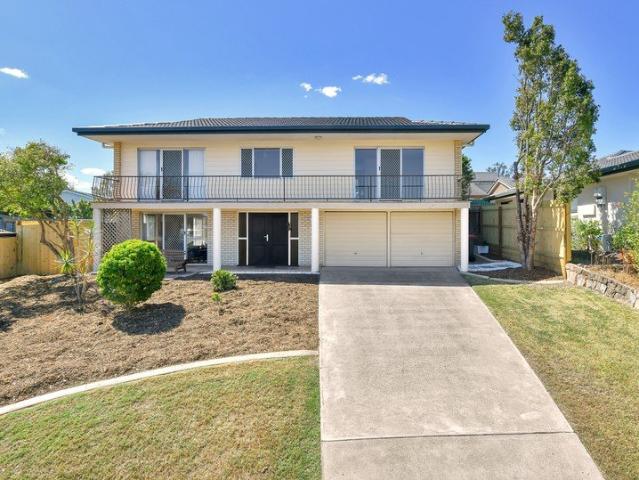 First time on the Market Family Highset in Quiet Cul de sac Location !