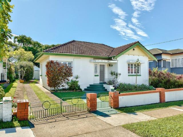 FIRST TIME SALE SINCE 1982, CHARMING POST WAR HOME WITH POTENTIAL!