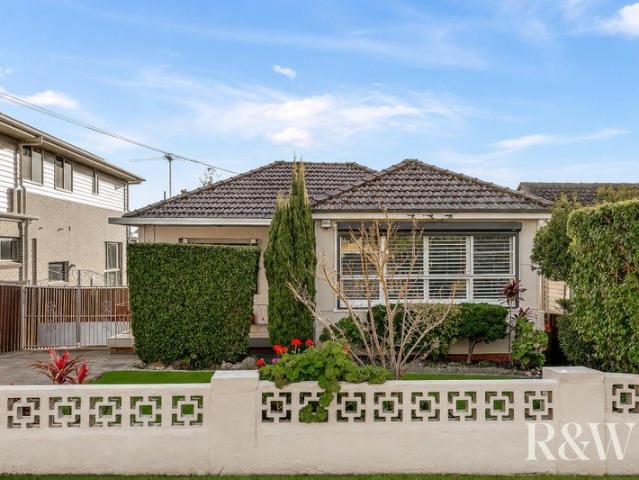 First Time to Market Spacious 5 Bedroom Home