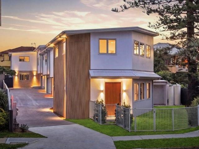 FIRST TWO WEEK'S RENT FREE IF LEASED PRIOR TO 15/08/2026 Brand New Coastal Townhouses in a Premium Toowoon Bay Location