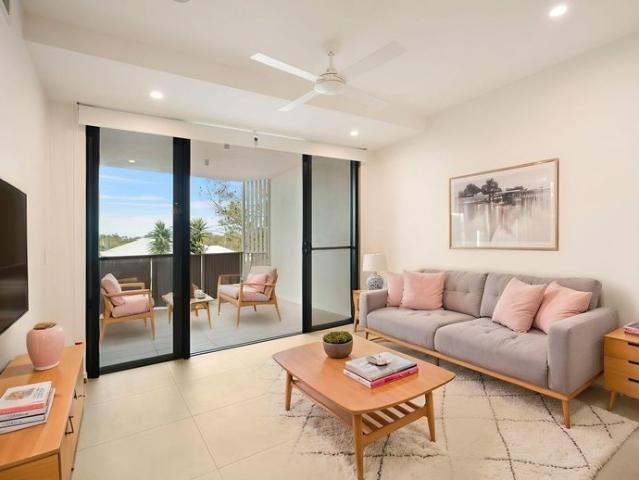 FIRST WEEKS RENT FREE Your Modern Coastal Escape