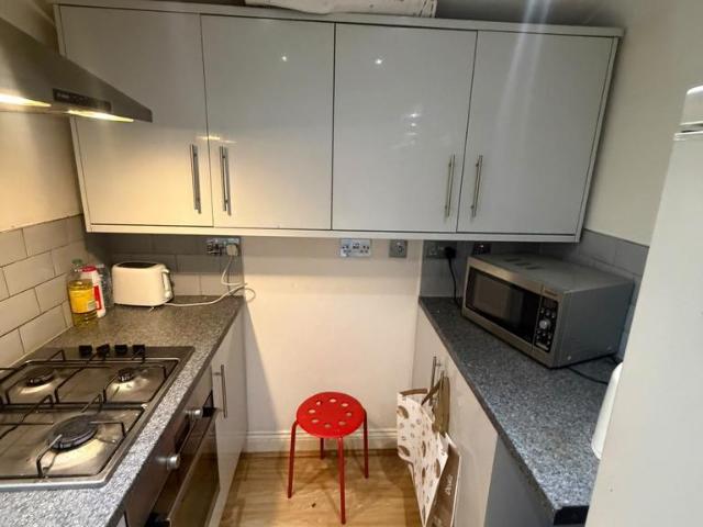First And Second Floor, 93 Leslie. 1 bed house of multiple occupation to rent £1,000 pcm £231 pw
