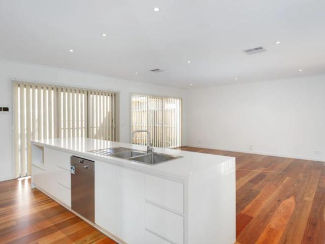 FIRST CLASS FAMILY LIVING IN A PERFECT LOCATION!