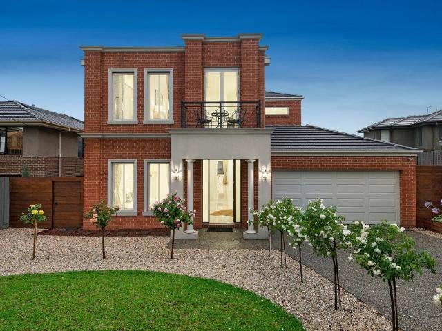 First Class Family Living in a Quiet Court Location