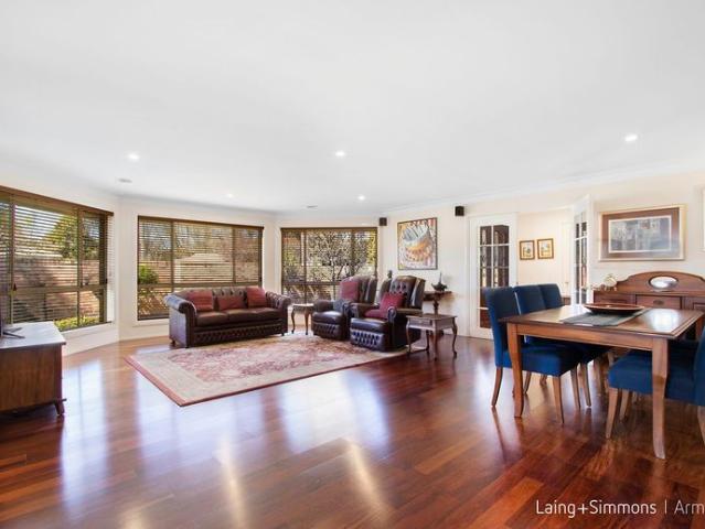 First Class, South Armidale Family Living!