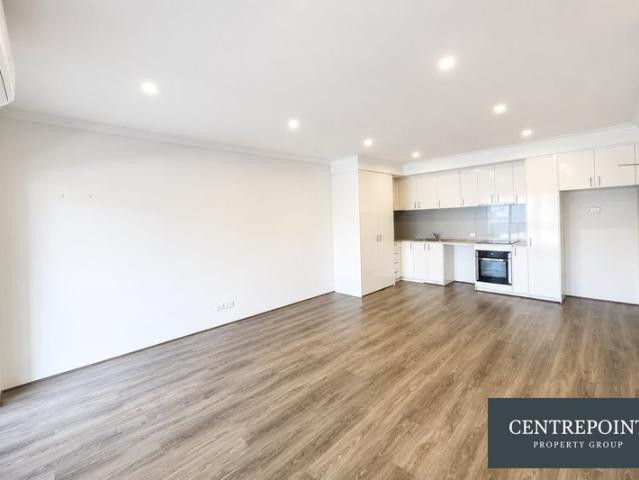 First Floor 1 Bedroom, 1 Bathroom, 1 Carbay + Balcony
