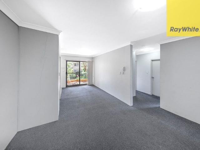 FIRST FLOOR TWO BEDROOM APARTMENT IN PARRAMATTA CBD