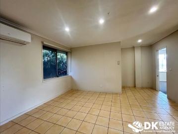 First Floor Apartment in a Convenient Deer Park Location