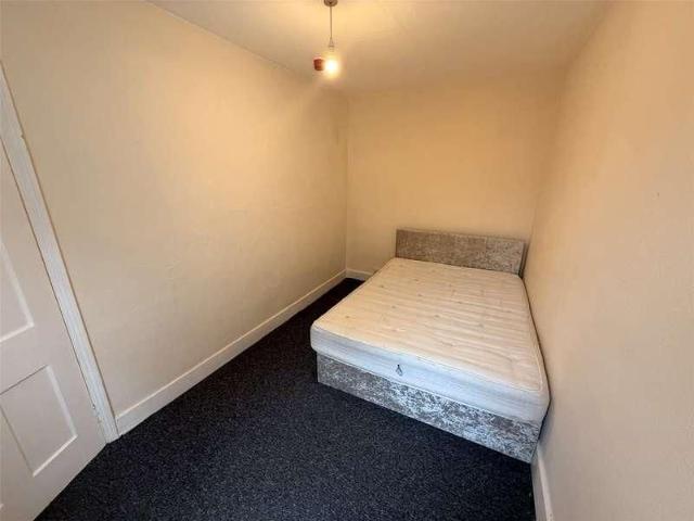 First Floor Flat, Belmont Road, Reading, Berkshire, RG30
