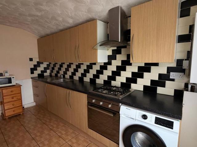 First Floor Flat, Fourth Avenue. 1 bed flat to rent £1,450 pcm £335 pw