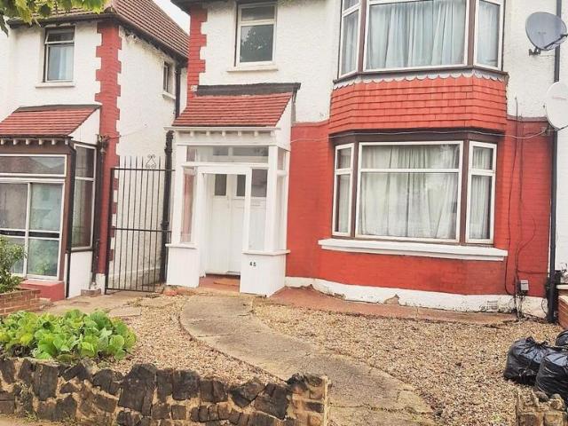 First Floor Flat, Upsdell Avenue. 1 bed flat to rent £1,550 pcm £358 pw