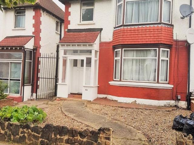 First Floor Flat, Upsdell Avenue. 1 bed flat to rent £1,550 pcm £358 pw