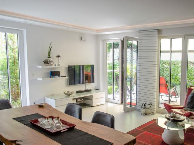 First floor garden apartment with own entrance in ideal location at the English Garden, Munchen Amsterdam Apartments for Rent