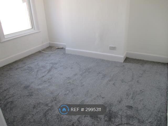 First Floor, Grimsby DN32, 2 bed flat to rent, £685 pcm | PrimeLocation