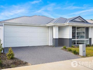 Near New 2024 Coastal Living in Prime Rockingham Pocket