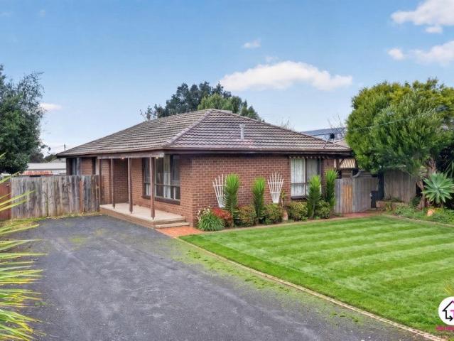 FIRST HOME OR INVEST IN AN EXCELLENT LOCATION ON 805 sqm