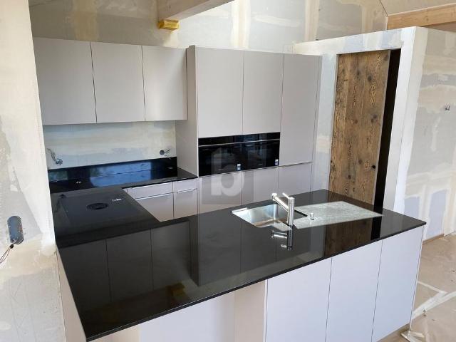 FIRST HOME, IN OWNERSHIP STANDARD, WITH LOTS OF WOOD