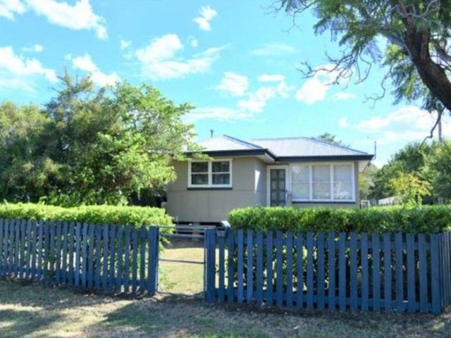 Great First Home/Investment 2 BR Home, Modern Features, Big Shed, walk to CBD