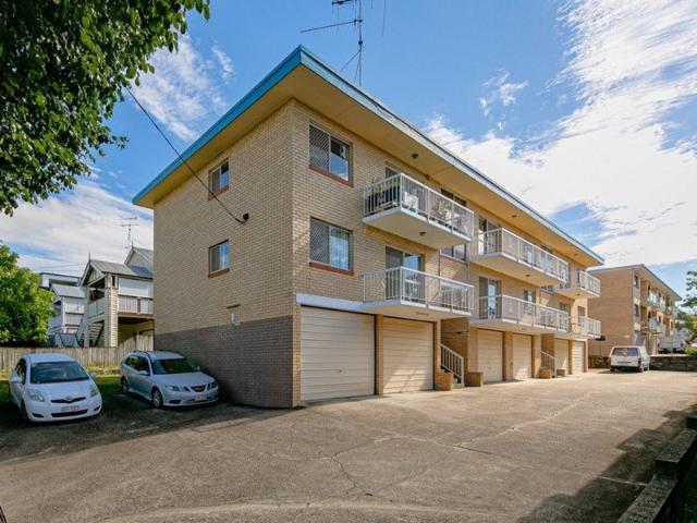 FIRST LEVEL MODERN TWO BEDROOM UNIT