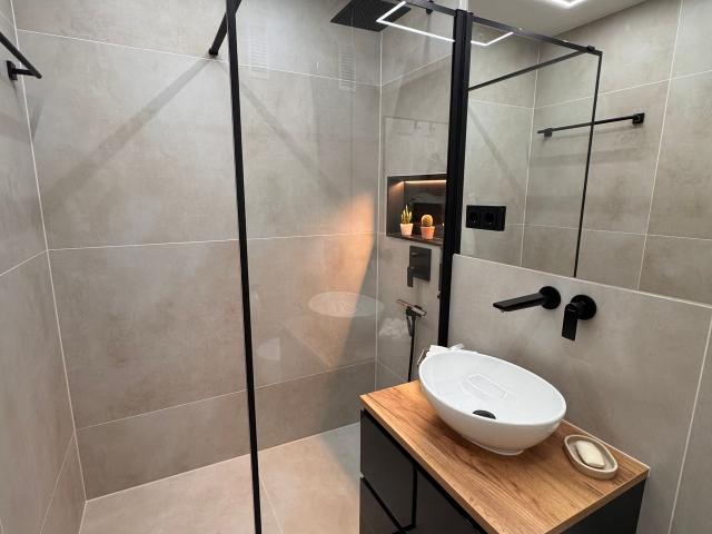 First Occupancy After Renovation – Modern Living in a Prime Location, Monchengladbach Amsterdam Apartments for Rent