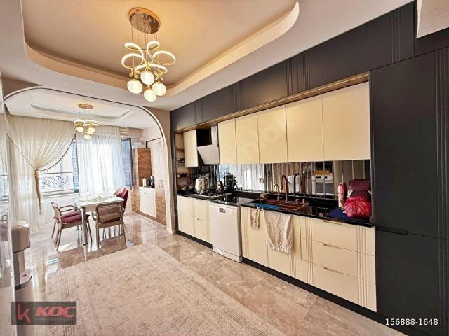 FISTIKLIK'TA AÇIK CEPHE EKSTRALI GİYİNME ODA YERDEN ISITMA 3.5+1