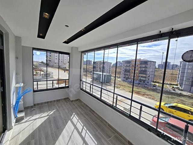 FISTIKLIK MAHALLESİNDE CAMBALKONLU ÇOK GÜZEL 2+1 GİRİŞ KAT DAİRE