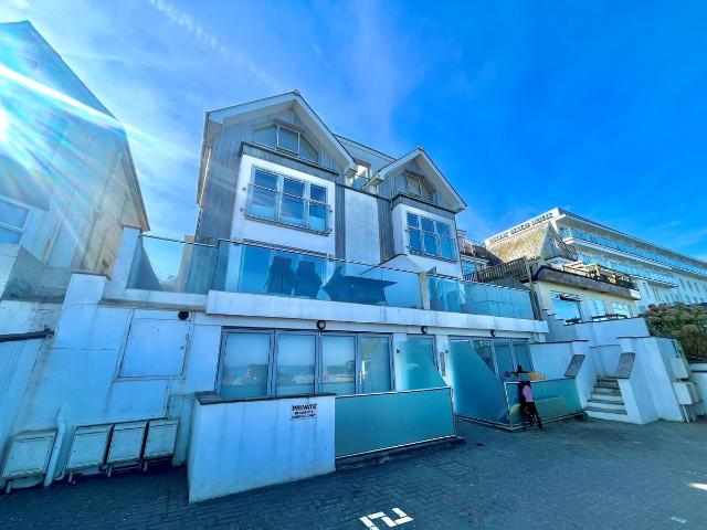 Fistral Beach Apartments, Newquay TR7, 2 bed flat to rent, £1,300 pcm | PrimeLocation