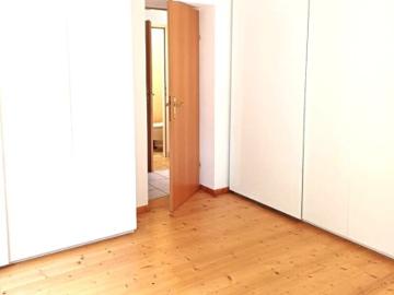 Fischamend: Wohnhaus in zentraler, grüner Ruhelage  uneinsehbarer Garten