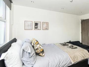 Fish Universe, Mitcham Road, London, SW17 9PD, United Kingdom | 1 bed apartment for rent #162194994 | Rentberry